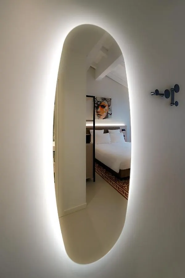 Bergamo Inn 21 5*,