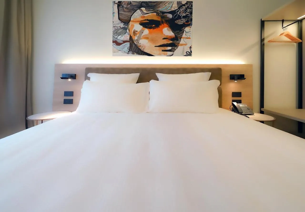 בית הארחה Bergamo Inn 21