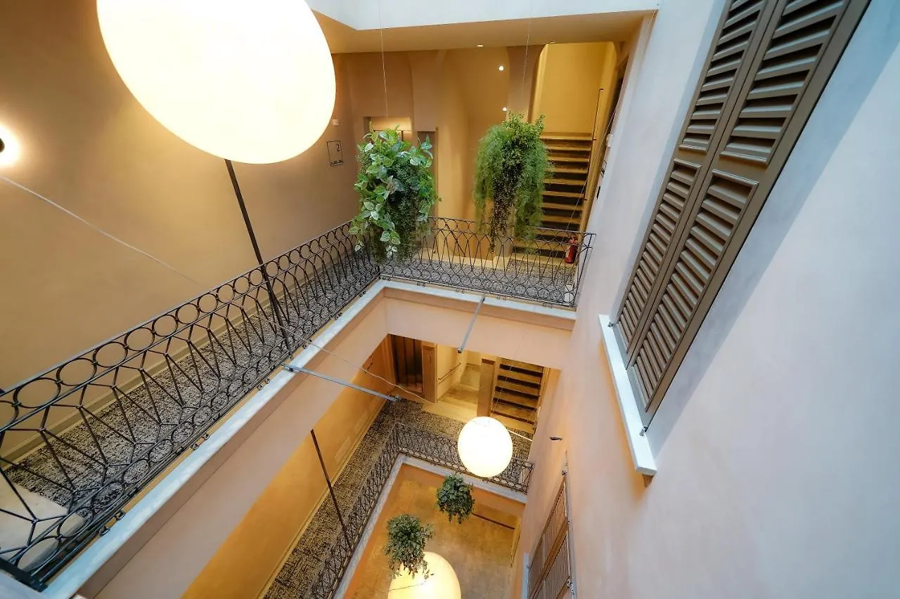 Bergamo Inn 21